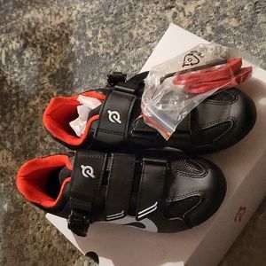 New in box Peloton cycling shoes size 7